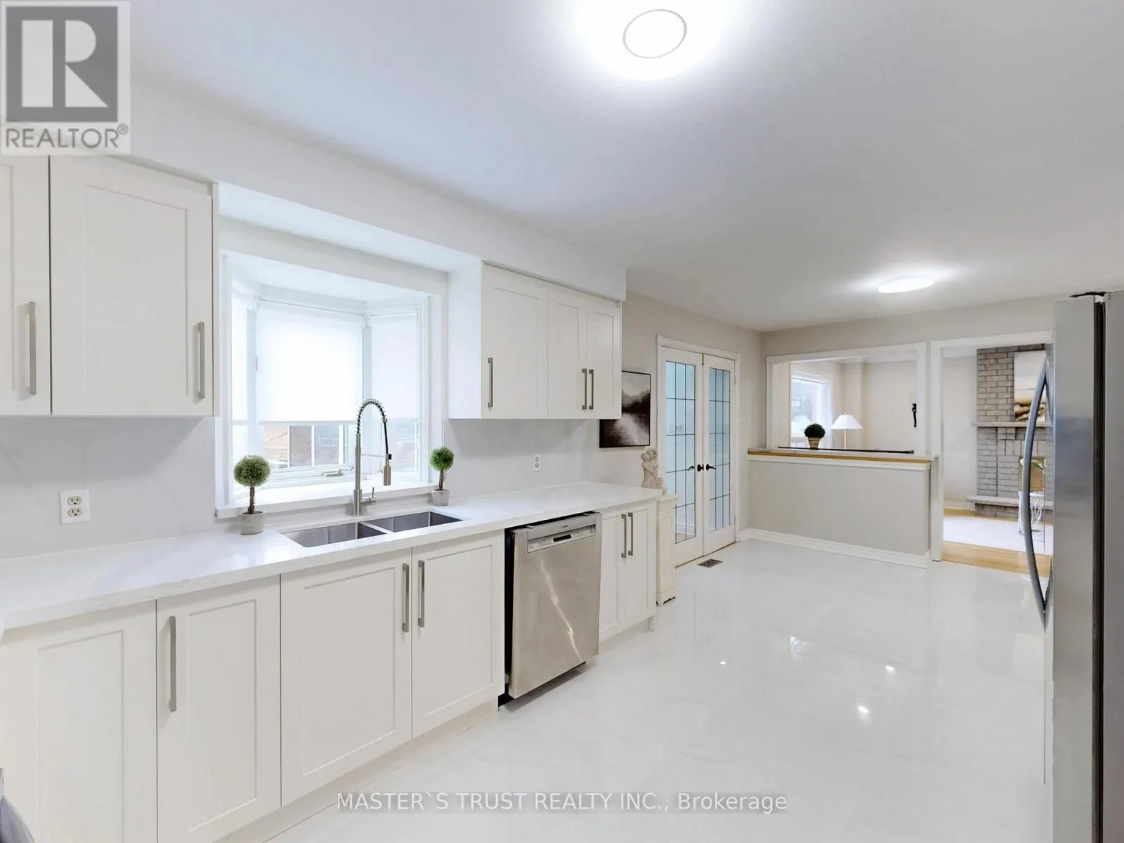 5 JARDIN HILL COURT