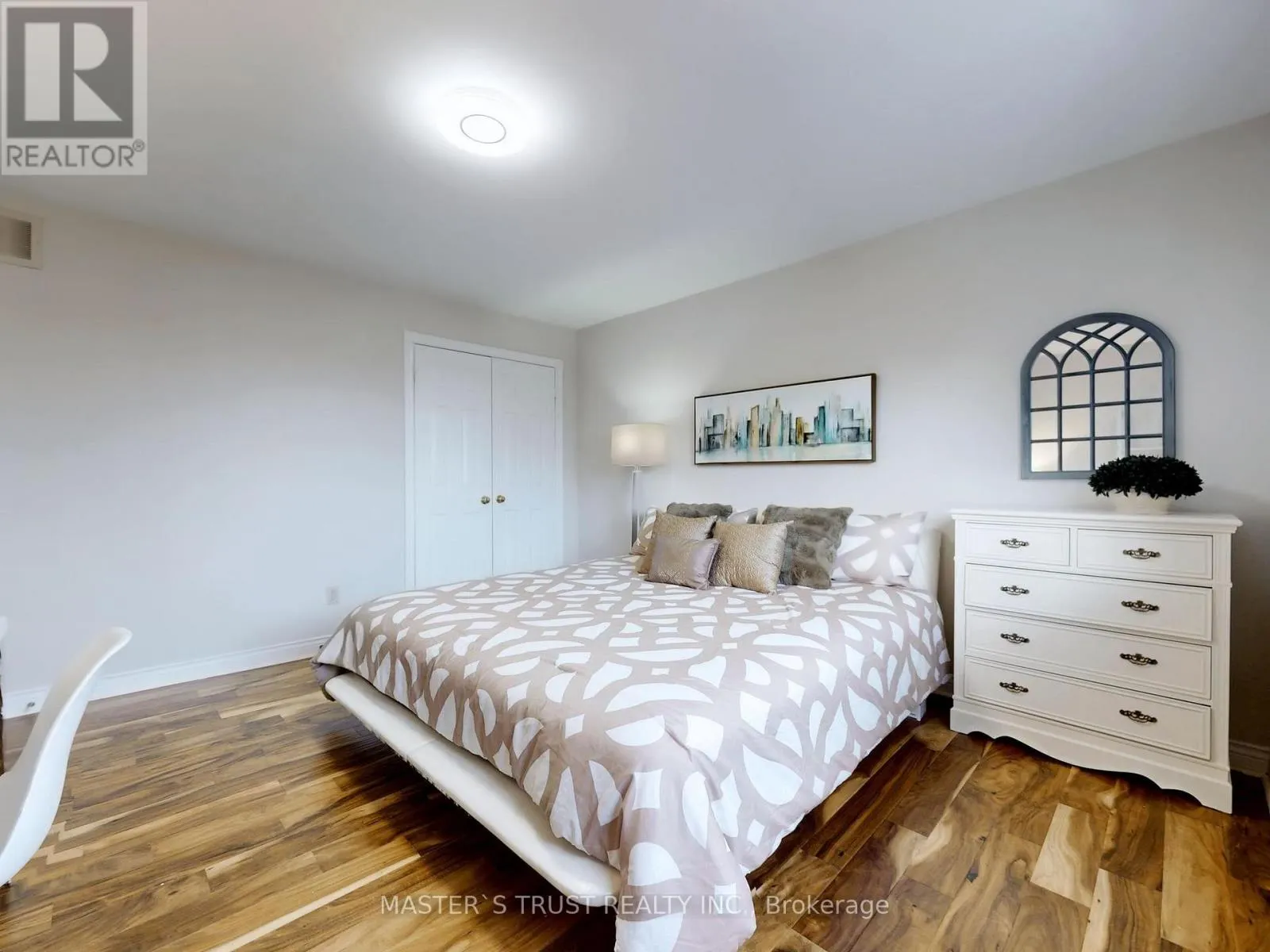 5 JARDIN HILL COURT