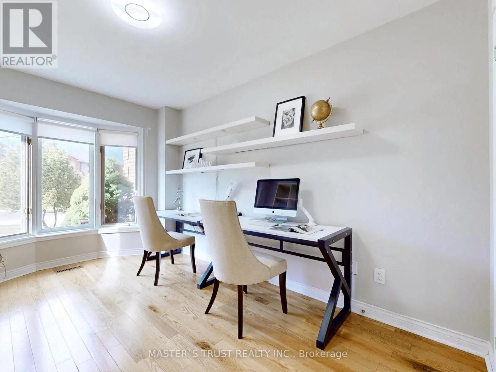 5 JARDIN HILL COURT