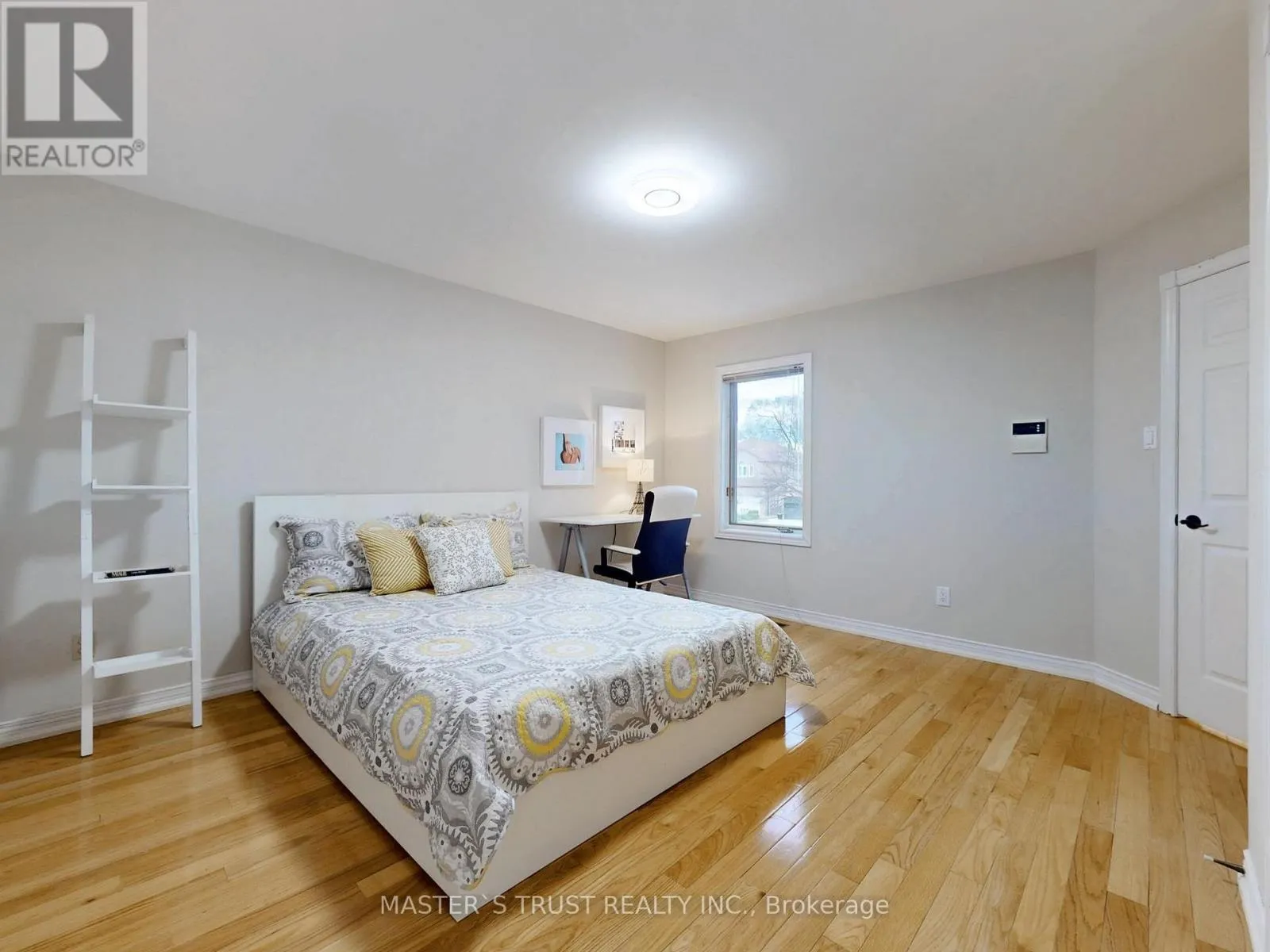 5 JARDIN HILL COURT