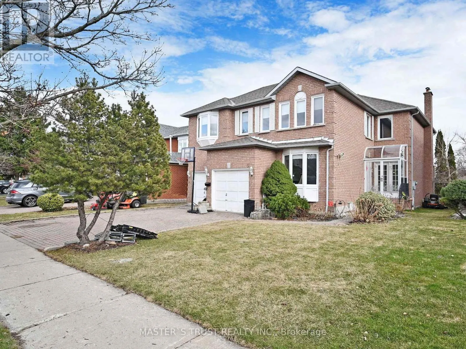 5 JARDIN HILL COURT