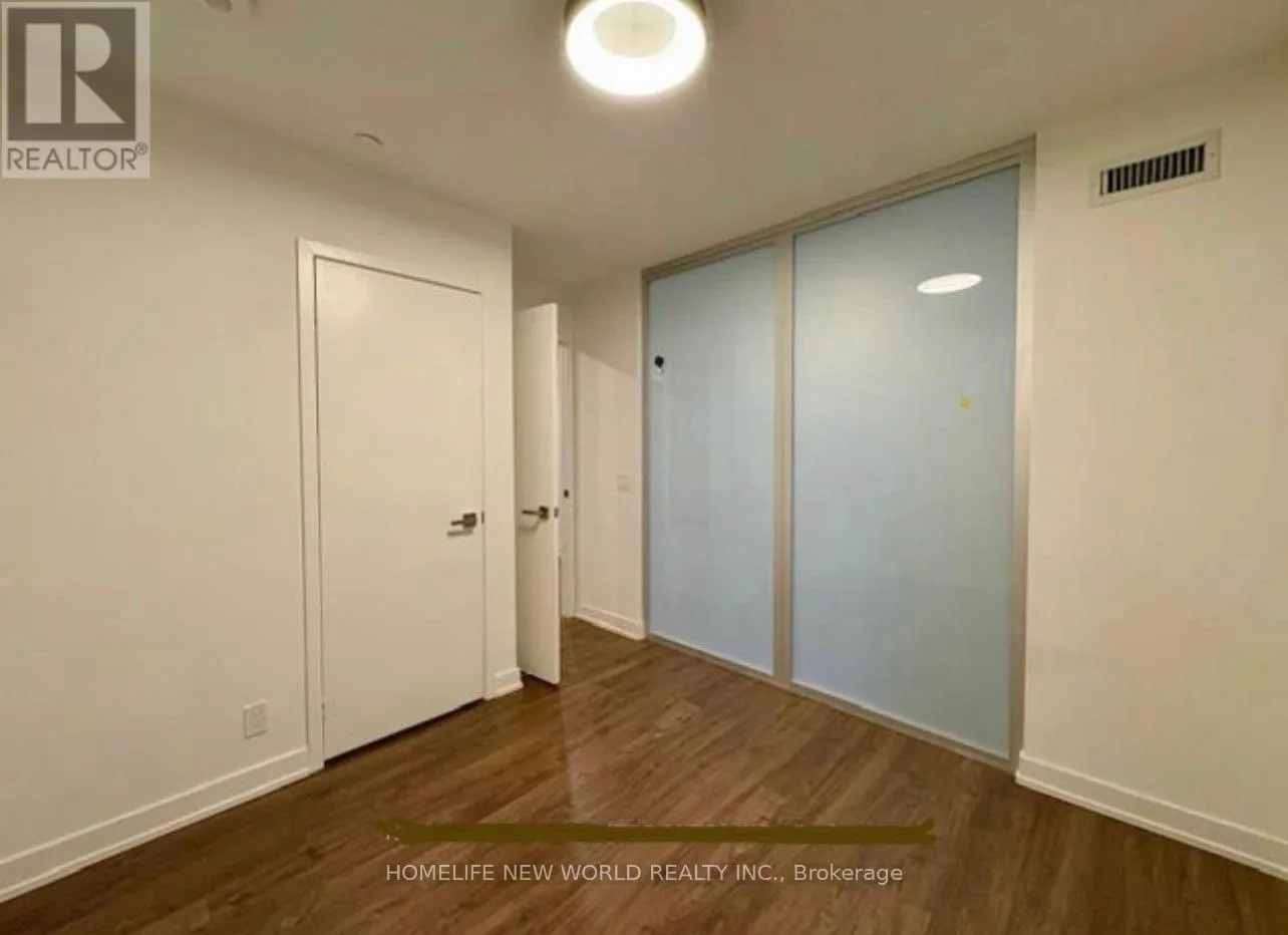 901 - 30 TRETTI WAY