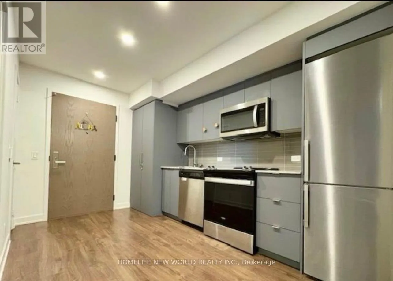901 - 30 TRETTI WAY