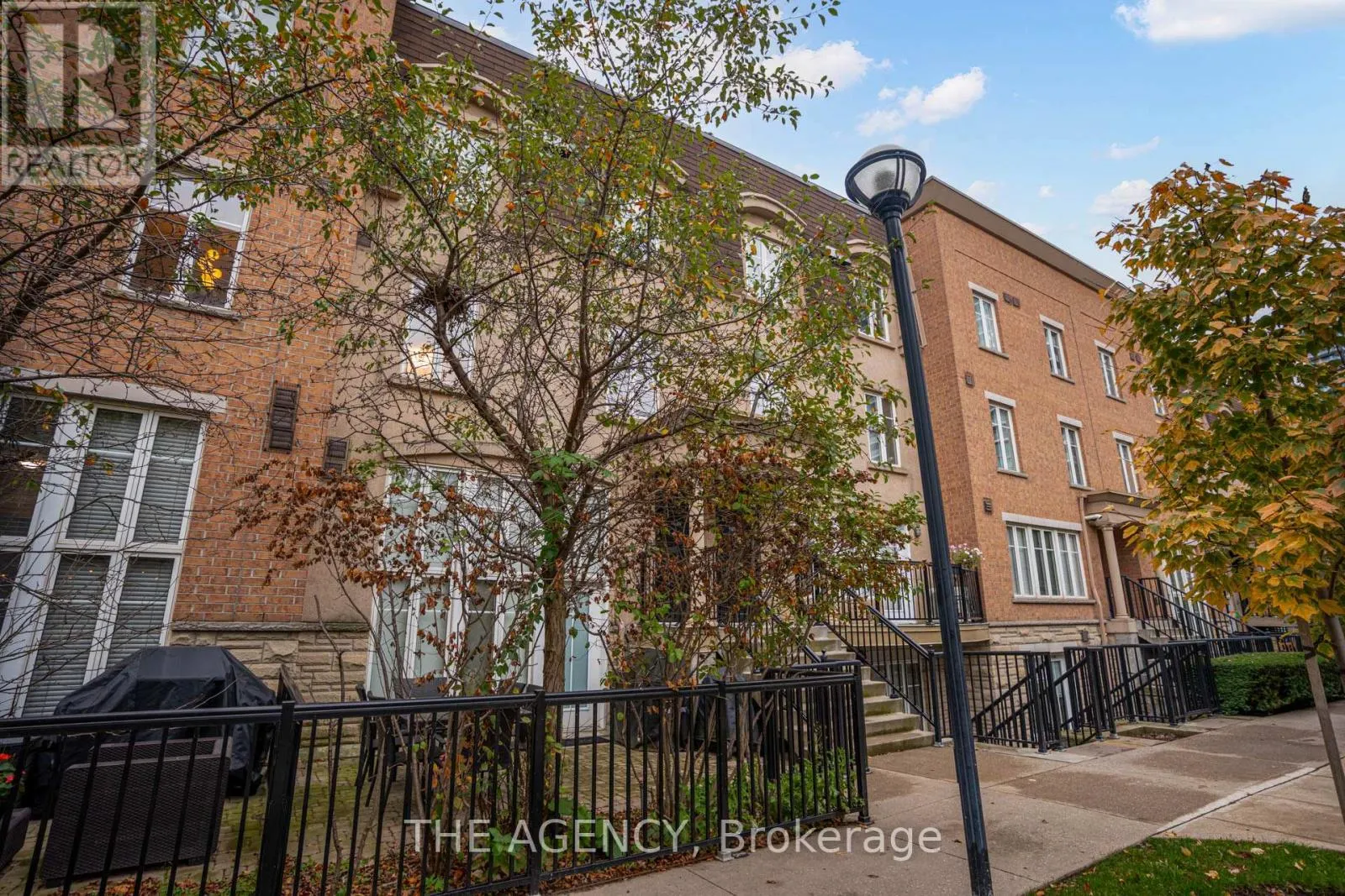1039 - 54 EAST LIBERTY STREET