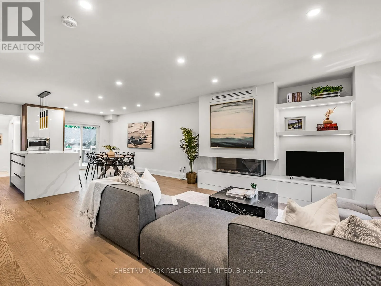 629 DUPLEX AVENUE