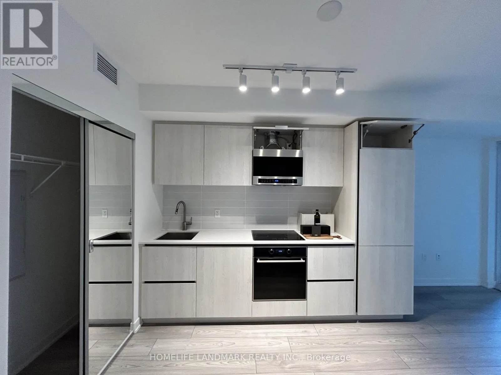 507N - 120 BROADWAY AVENUE