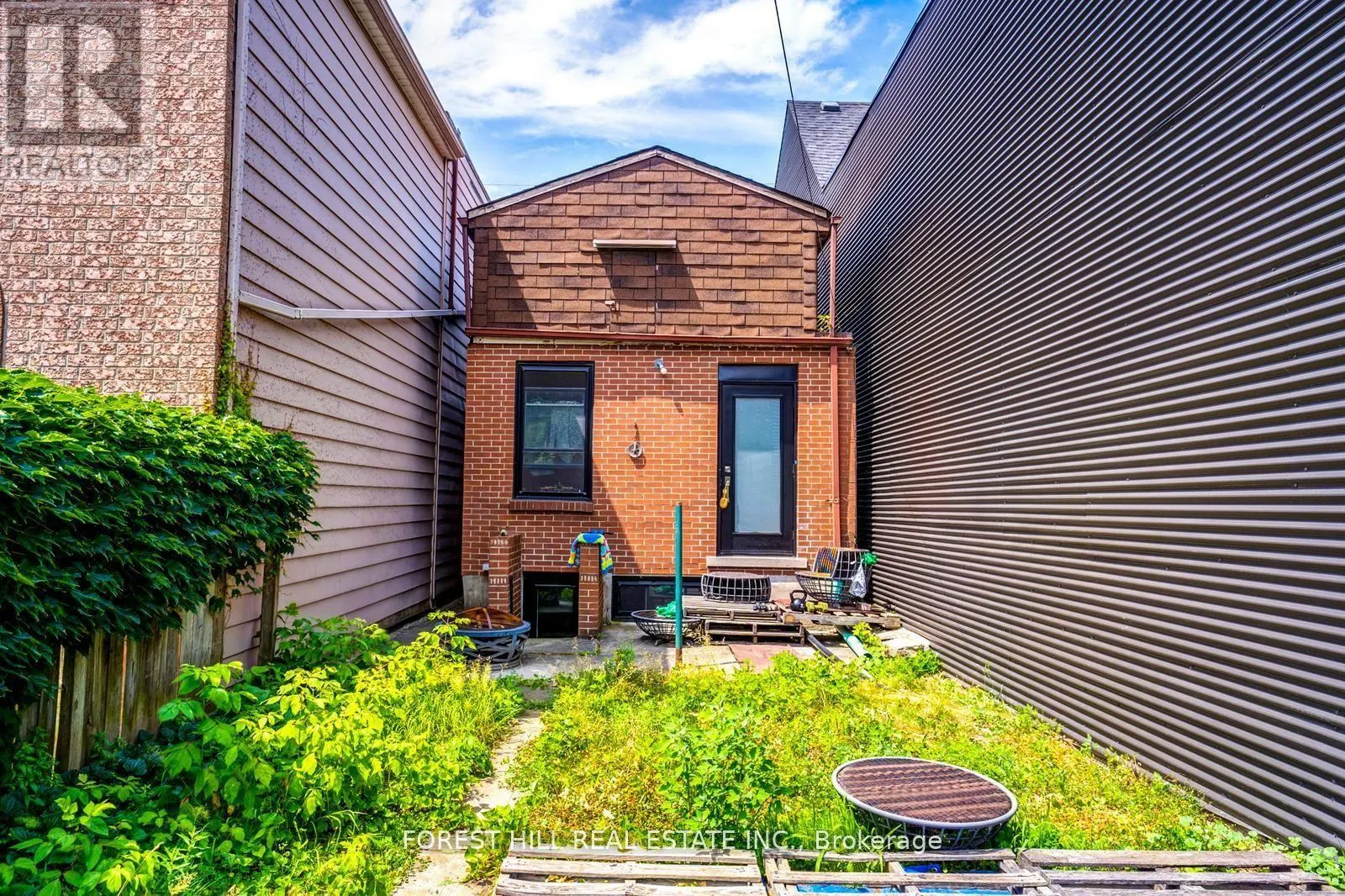 139 CHRISTIE STREET
