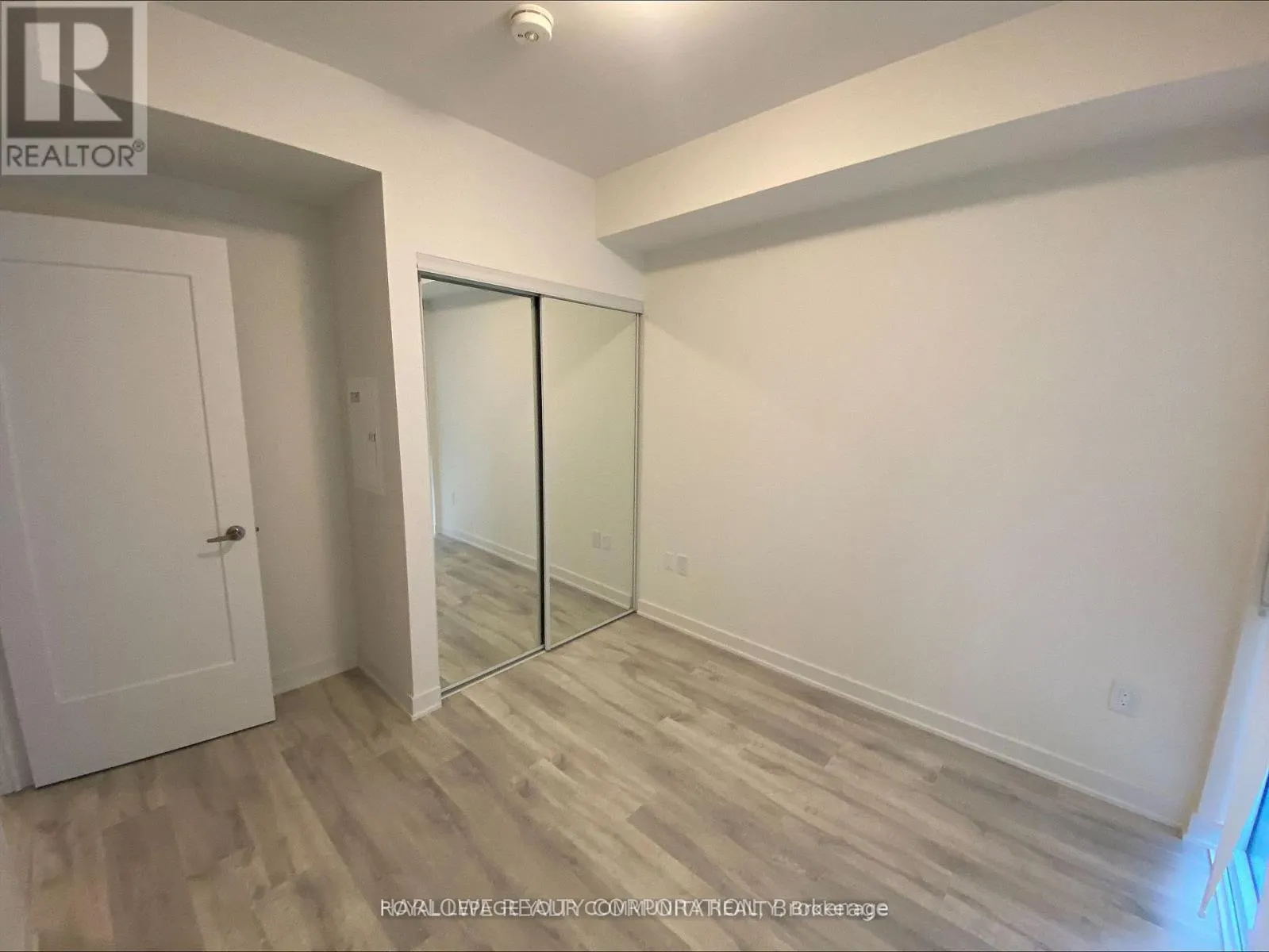 335 W - 135 LOWER SHERBOURNE STREET