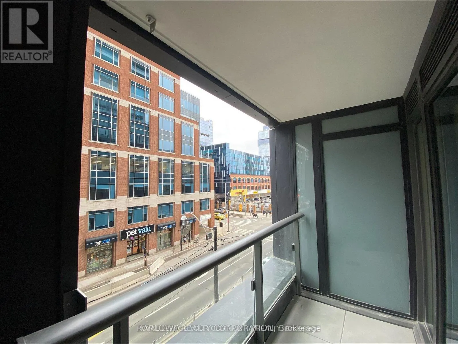 335 W - 135 LOWER SHERBOURNE STREET