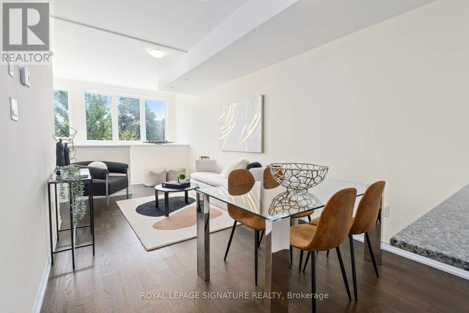 10 CURLEW DRIVE