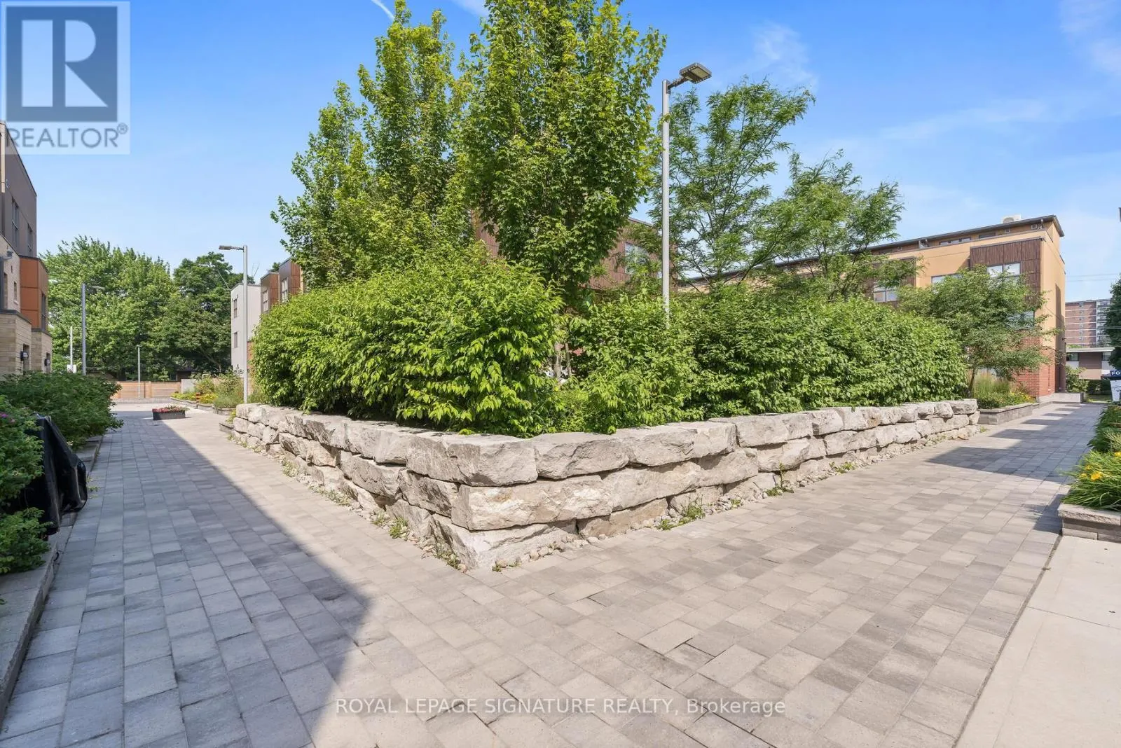 10 CURLEW DRIVE