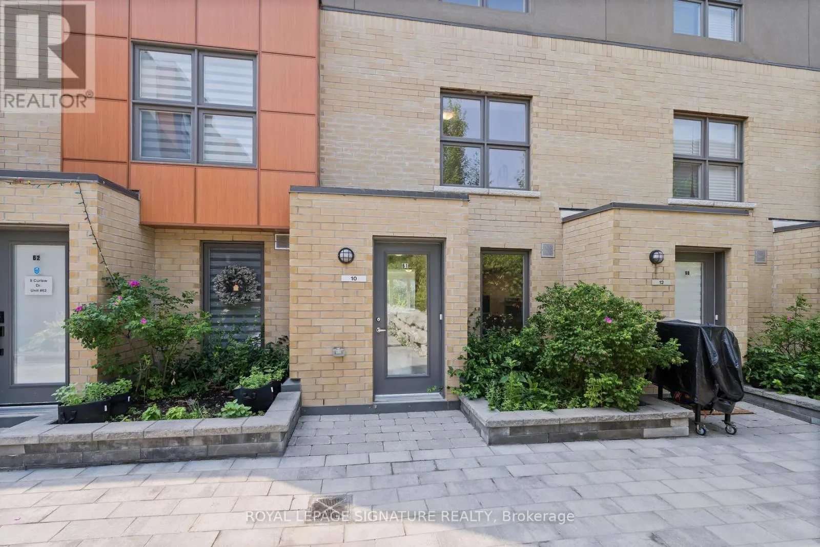 10 CURLEW DRIVE