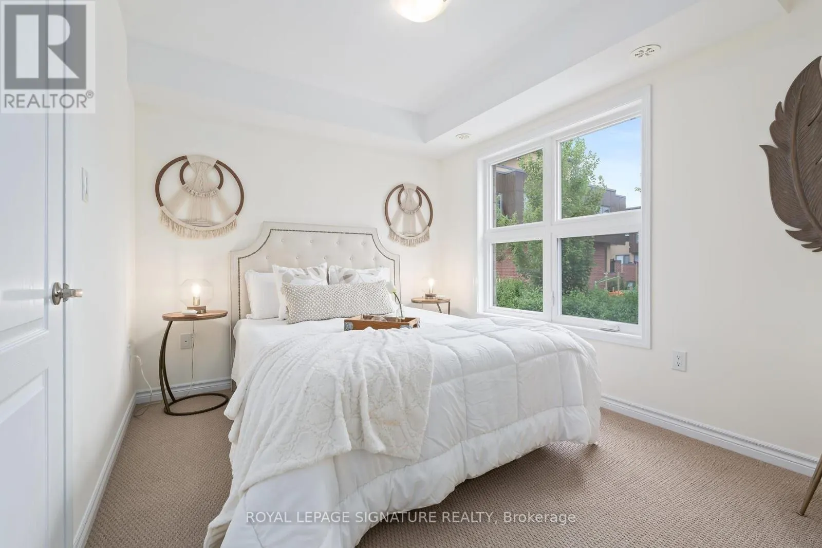 10 CURLEW DRIVE