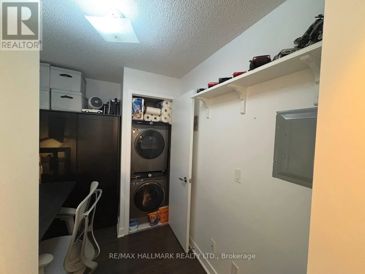 320 - 120 DALLIMORE CIRCLE S