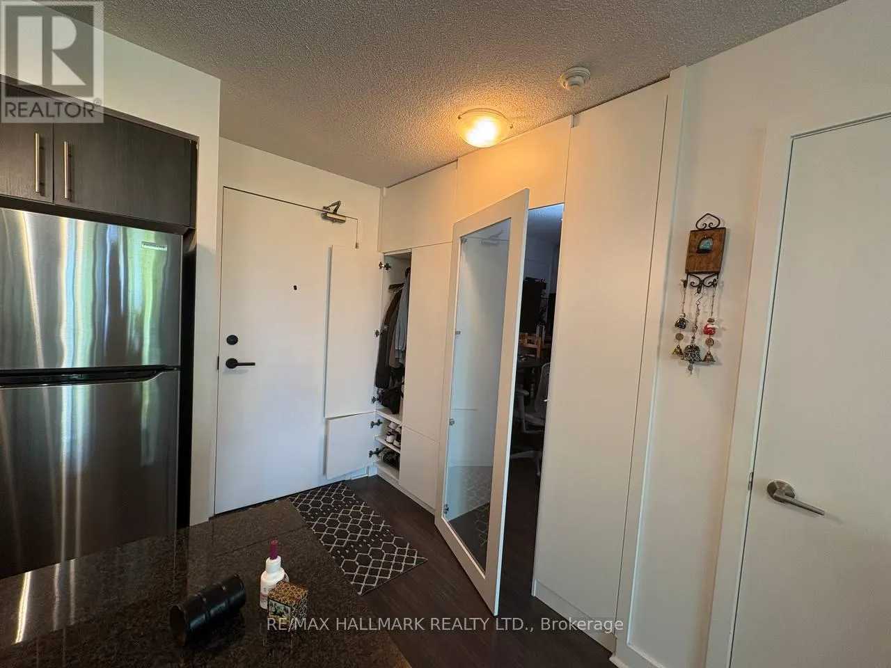 320 - 120 DALLIMORE CIRCLE S