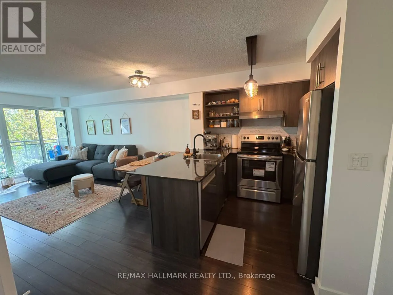 320 - 120 DALLIMORE CIRCLE S