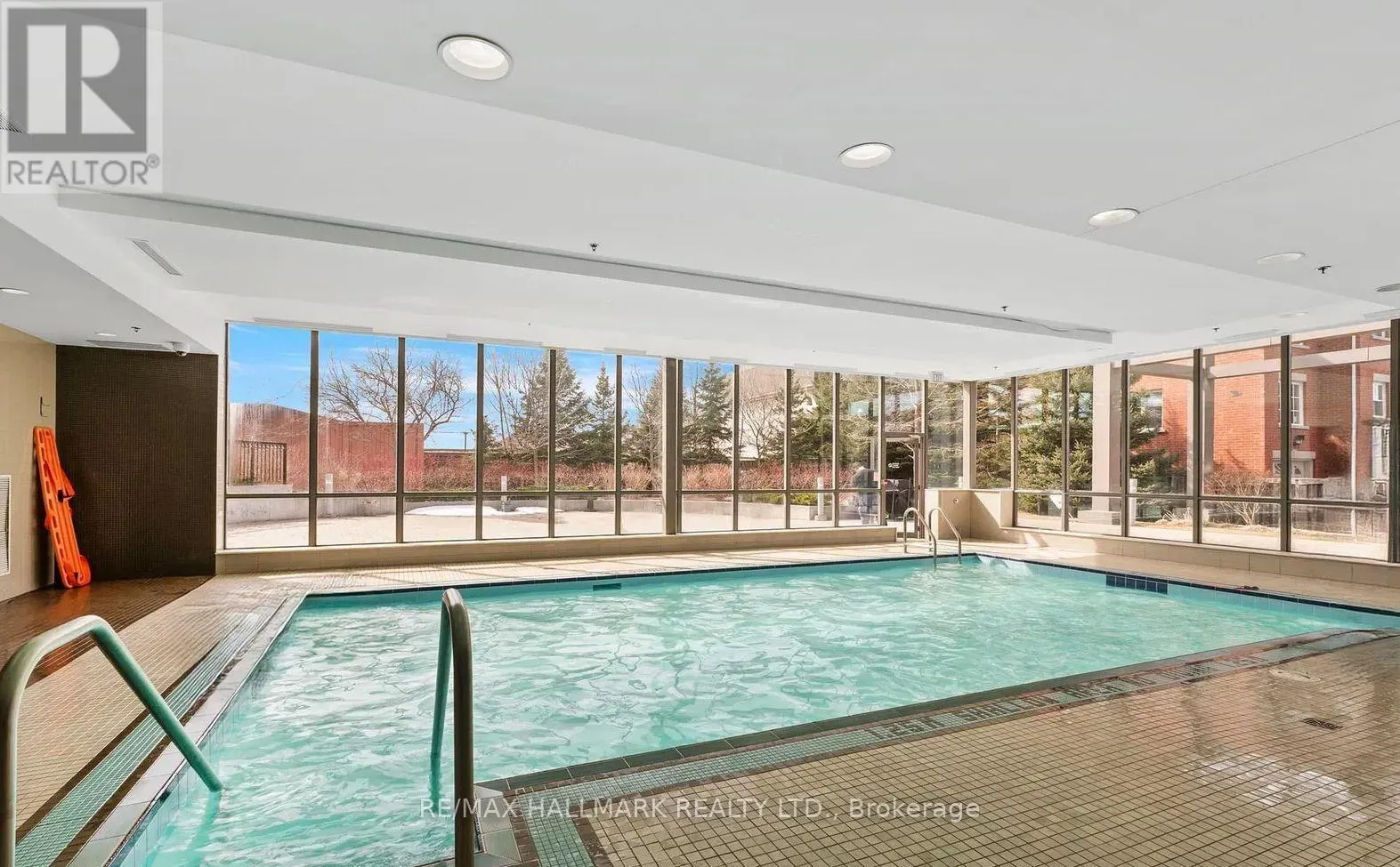 320 - 120 DALLIMORE CIRCLE S