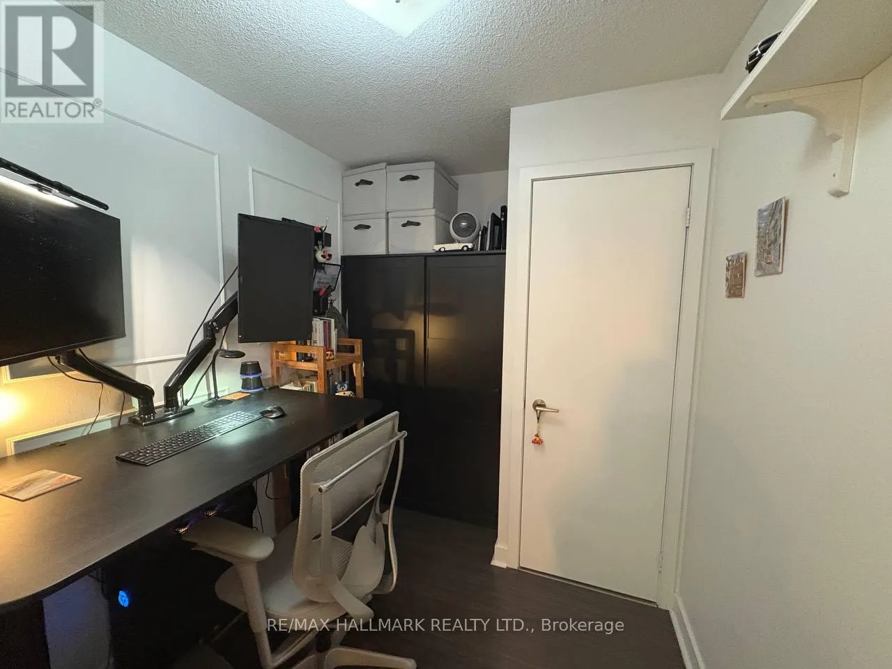 320 - 120 DALLIMORE CIRCLE S