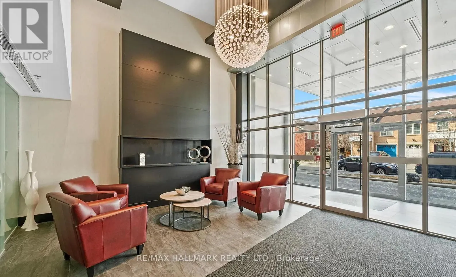 320 - 120 DALLIMORE CIRCLE S
