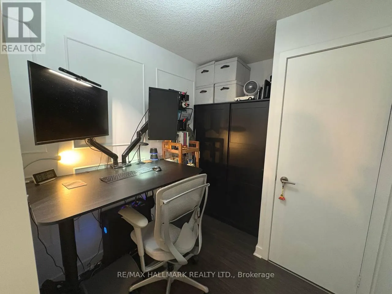 320 - 120 DALLIMORE CIRCLE S