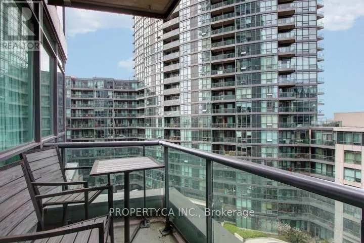 802 - 219 FORT YORK BOULEVARD