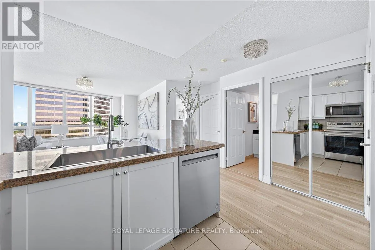 1520 - 25 GREENVIEW AVENUE