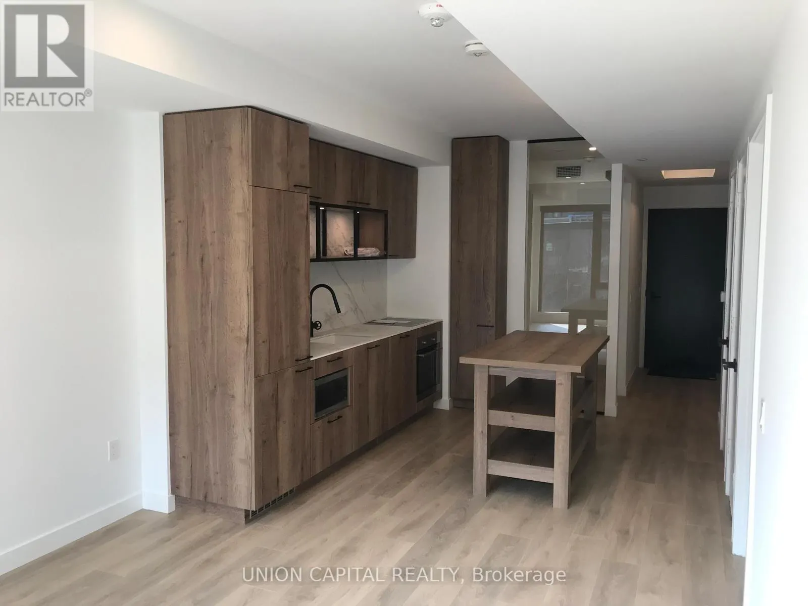 802 - 505 RICHMOND STREET W