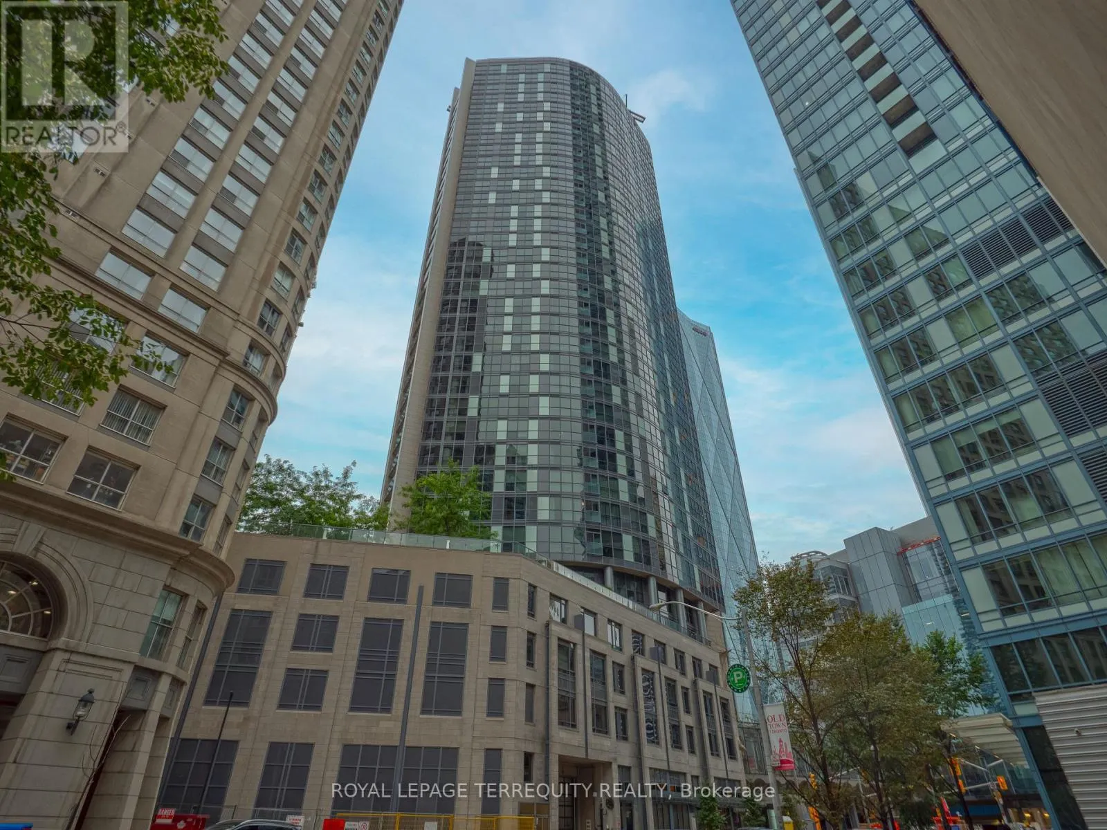 1009 - 1 THE ESPLANADE