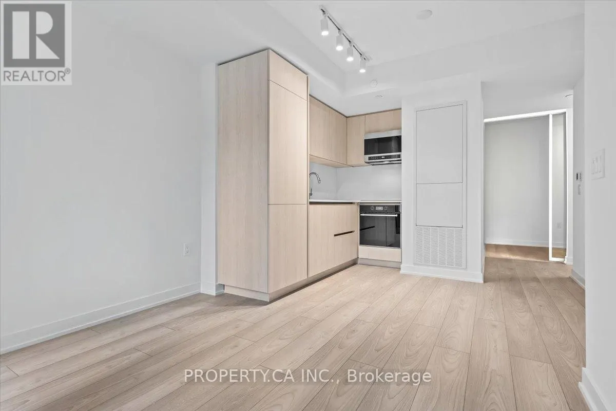 302S - 110 BROADWAY AVENUE