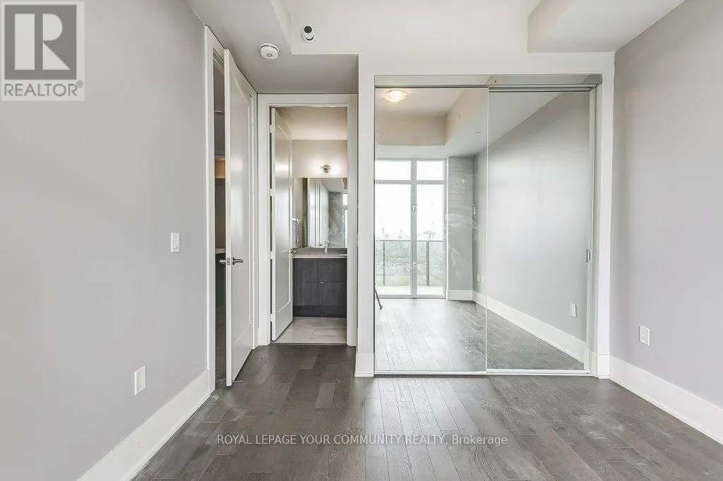 2712 - 330 RICHMOND STREET W