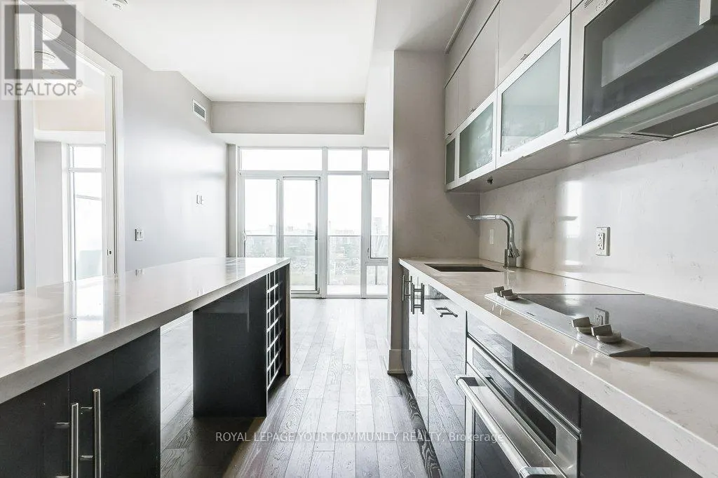2712 - 330 RICHMOND STREET W
