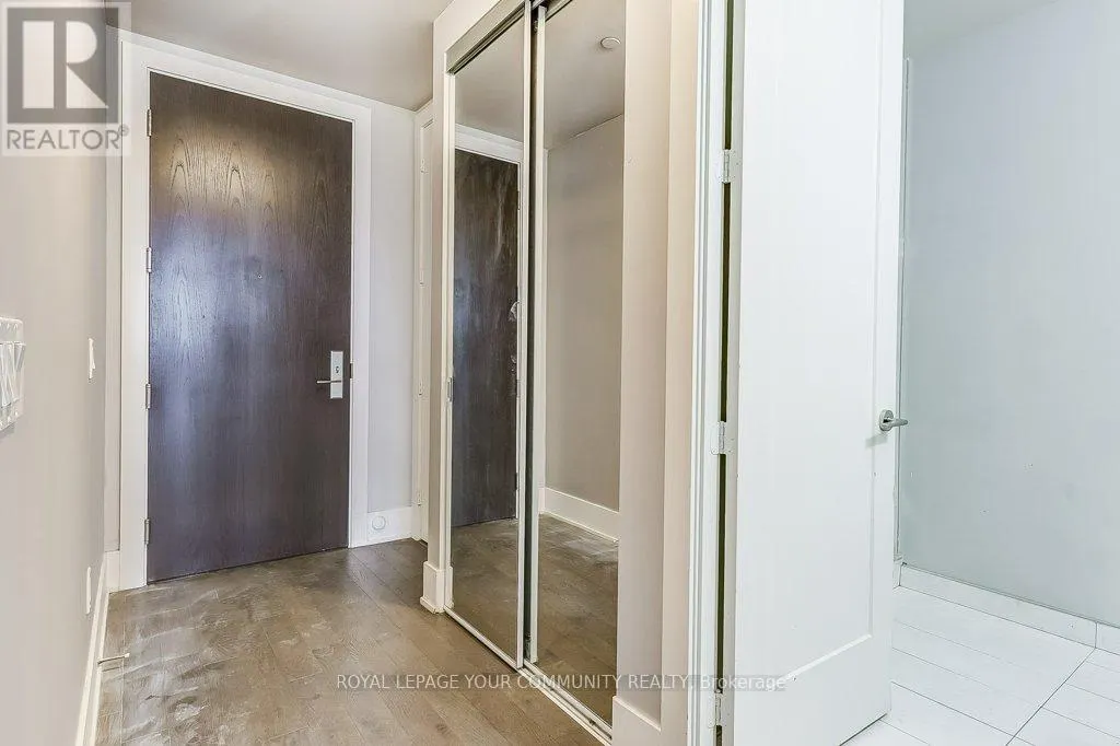2712 - 330 RICHMOND STREET W
