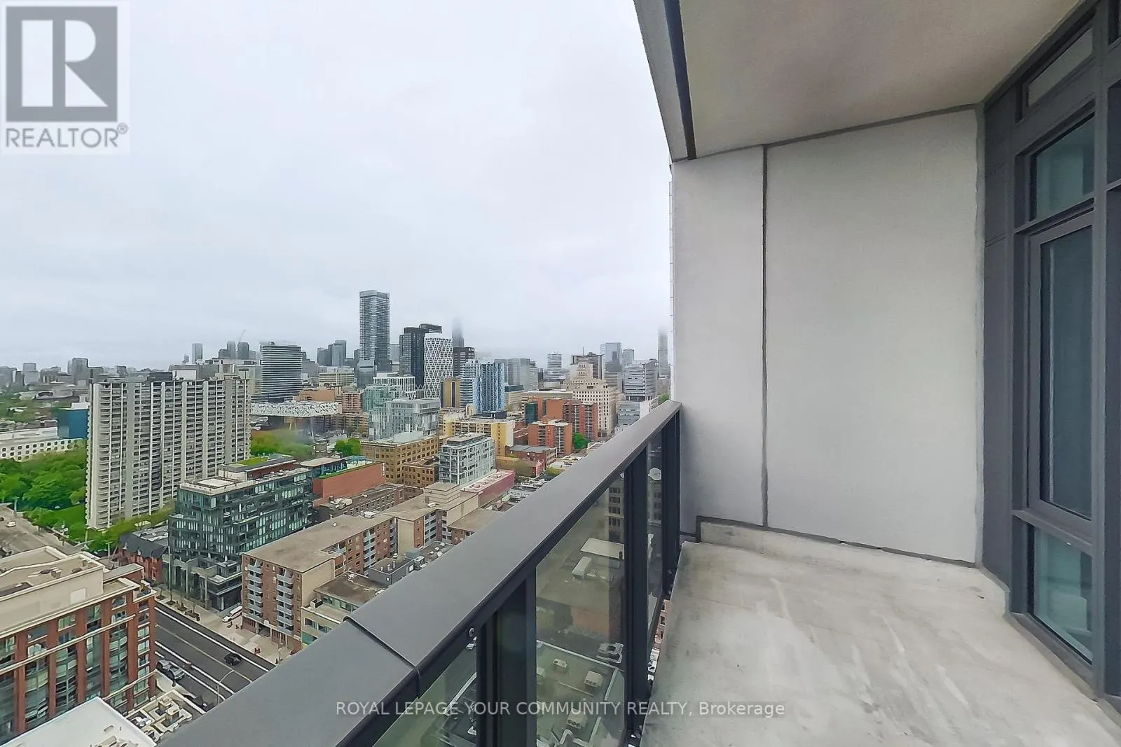 2712 - 330 RICHMOND STREET W