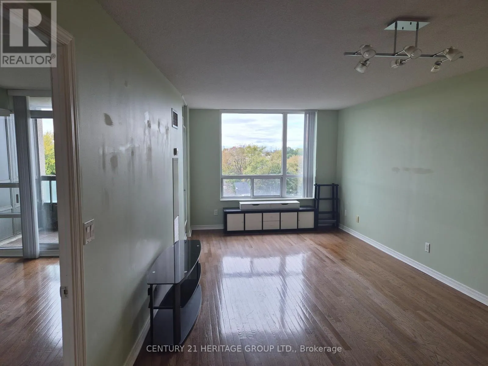 710 - 503 BEECROFT ROAD