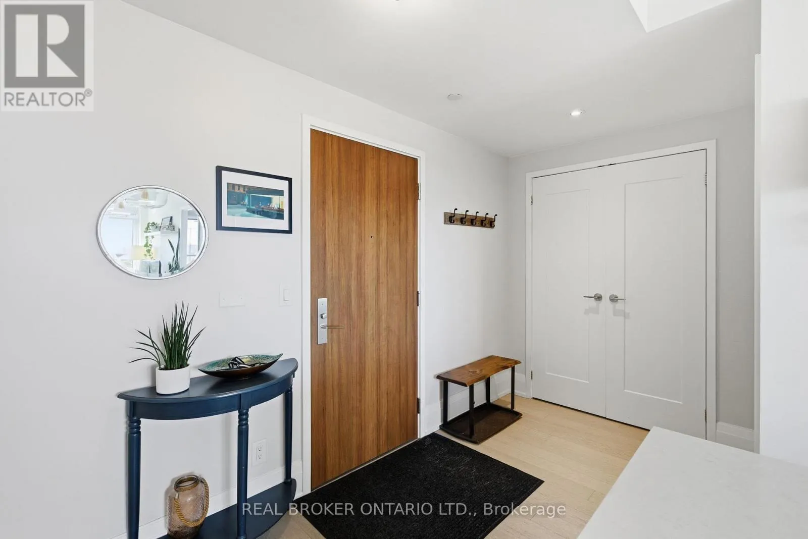 606 - 25 MALCOLM ROAD