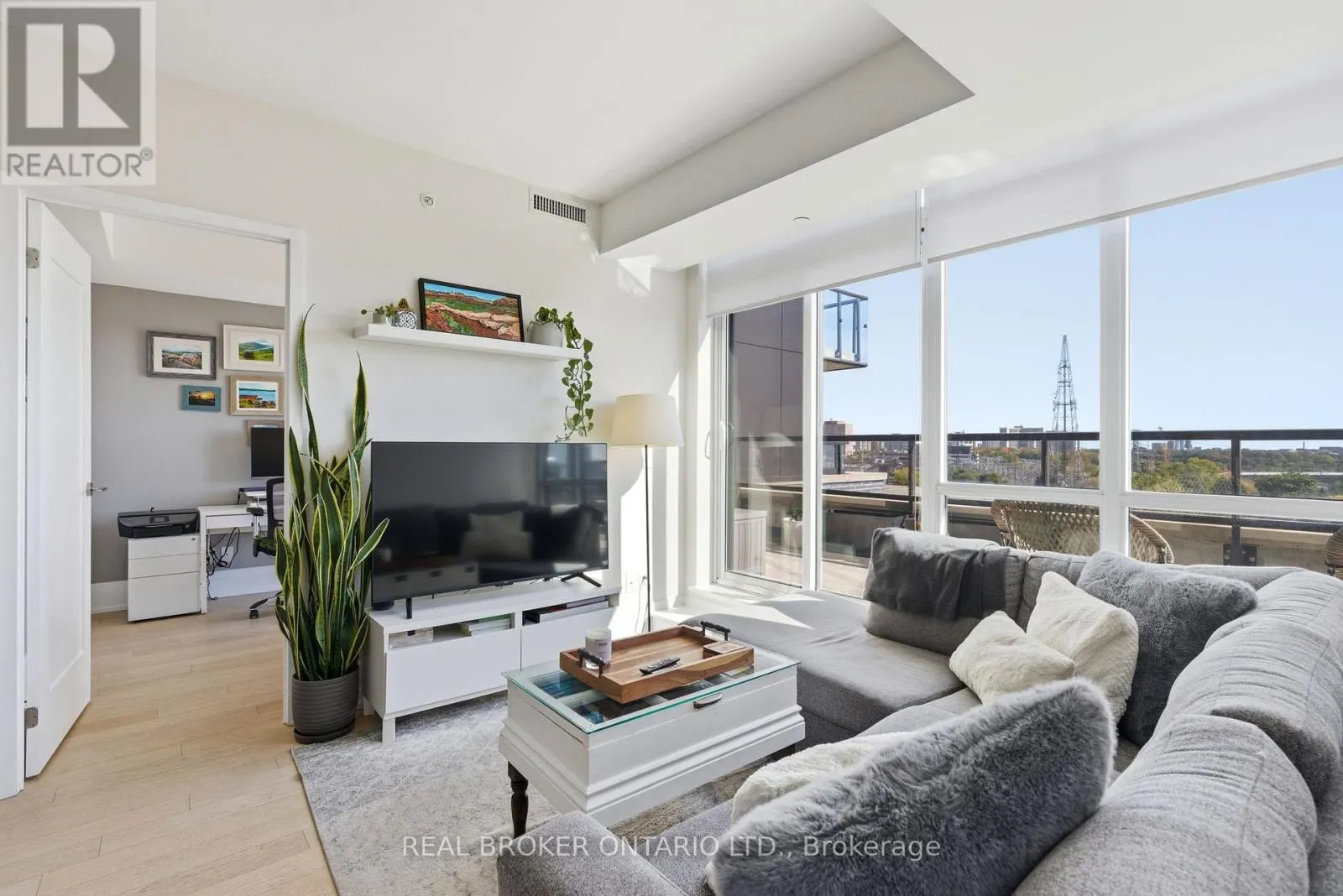 606 - 25 MALCOLM ROAD