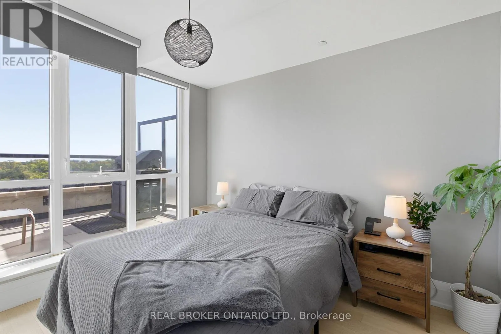 606 - 25 MALCOLM ROAD