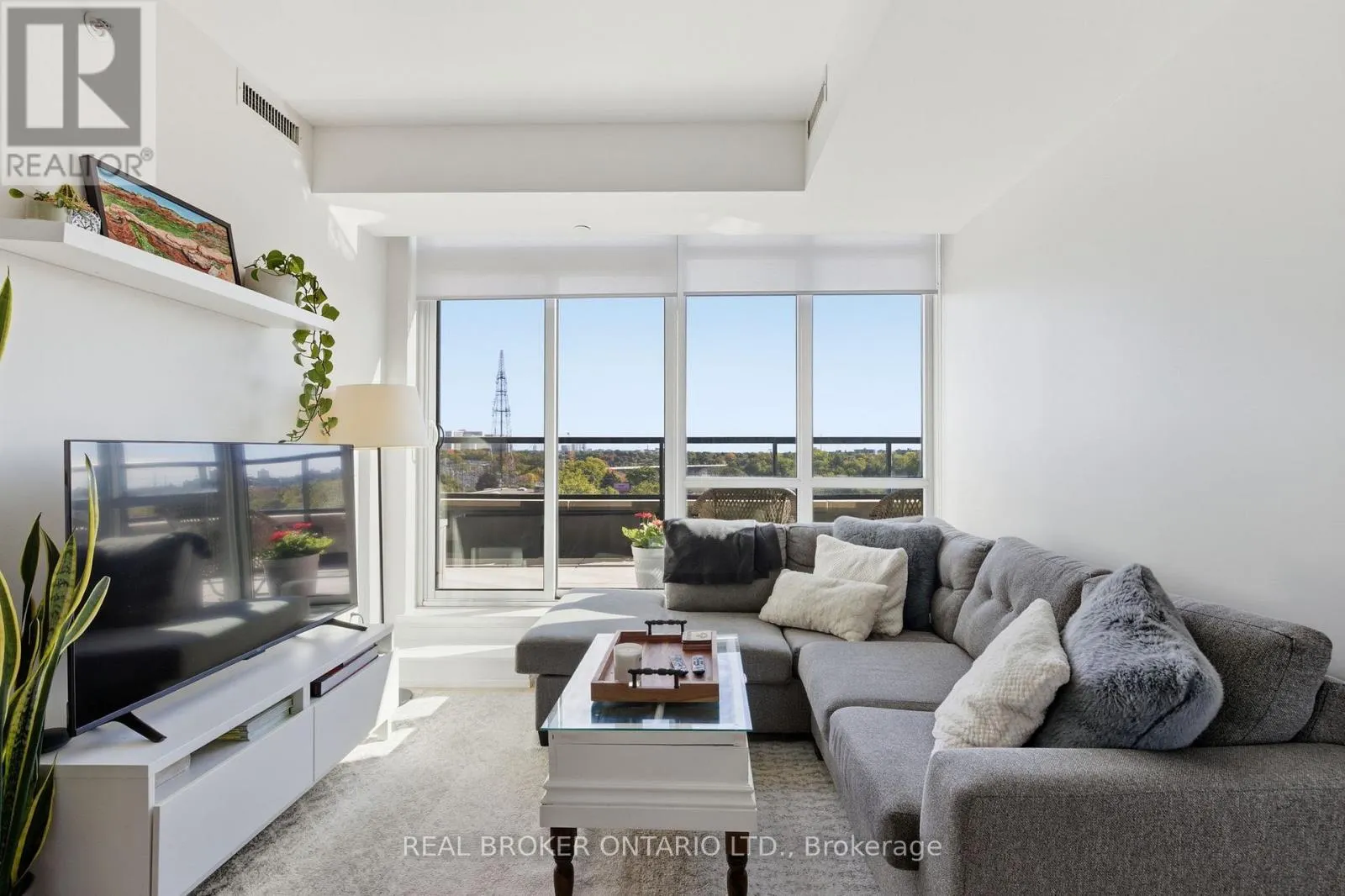 606 - 25 MALCOLM ROAD