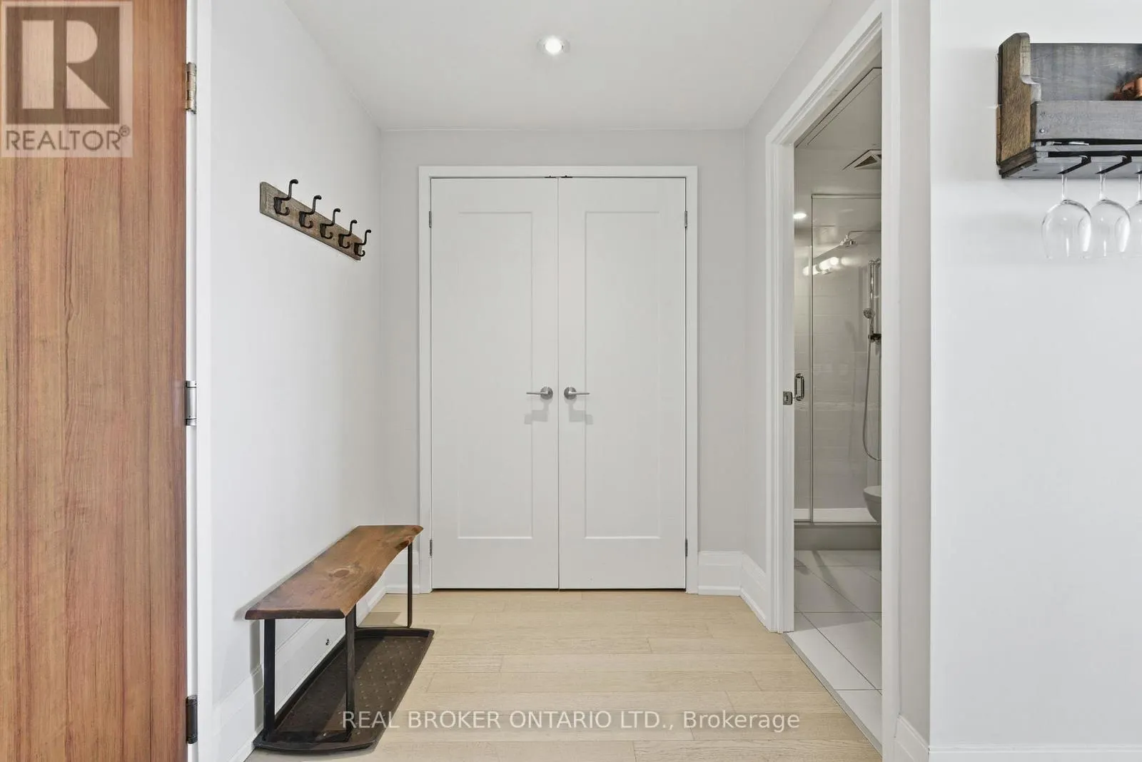 606 - 25 MALCOLM ROAD
