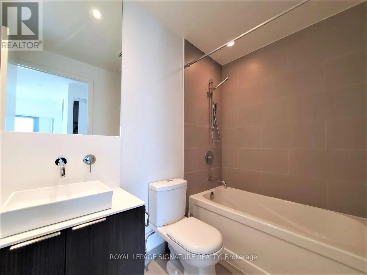 2209 - 159 DUNDAS STREET E