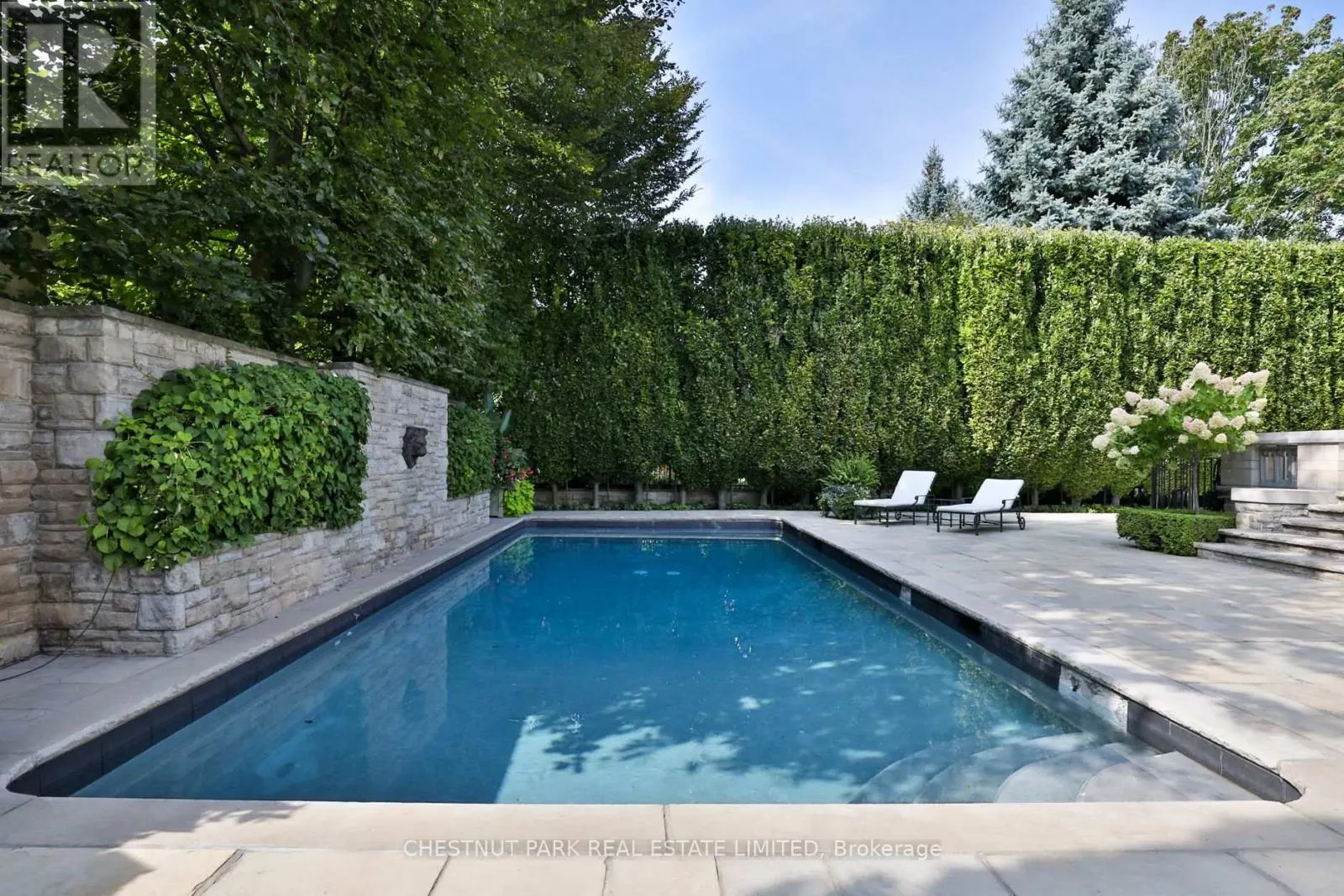 170 ROXBOROUGH DRIVE