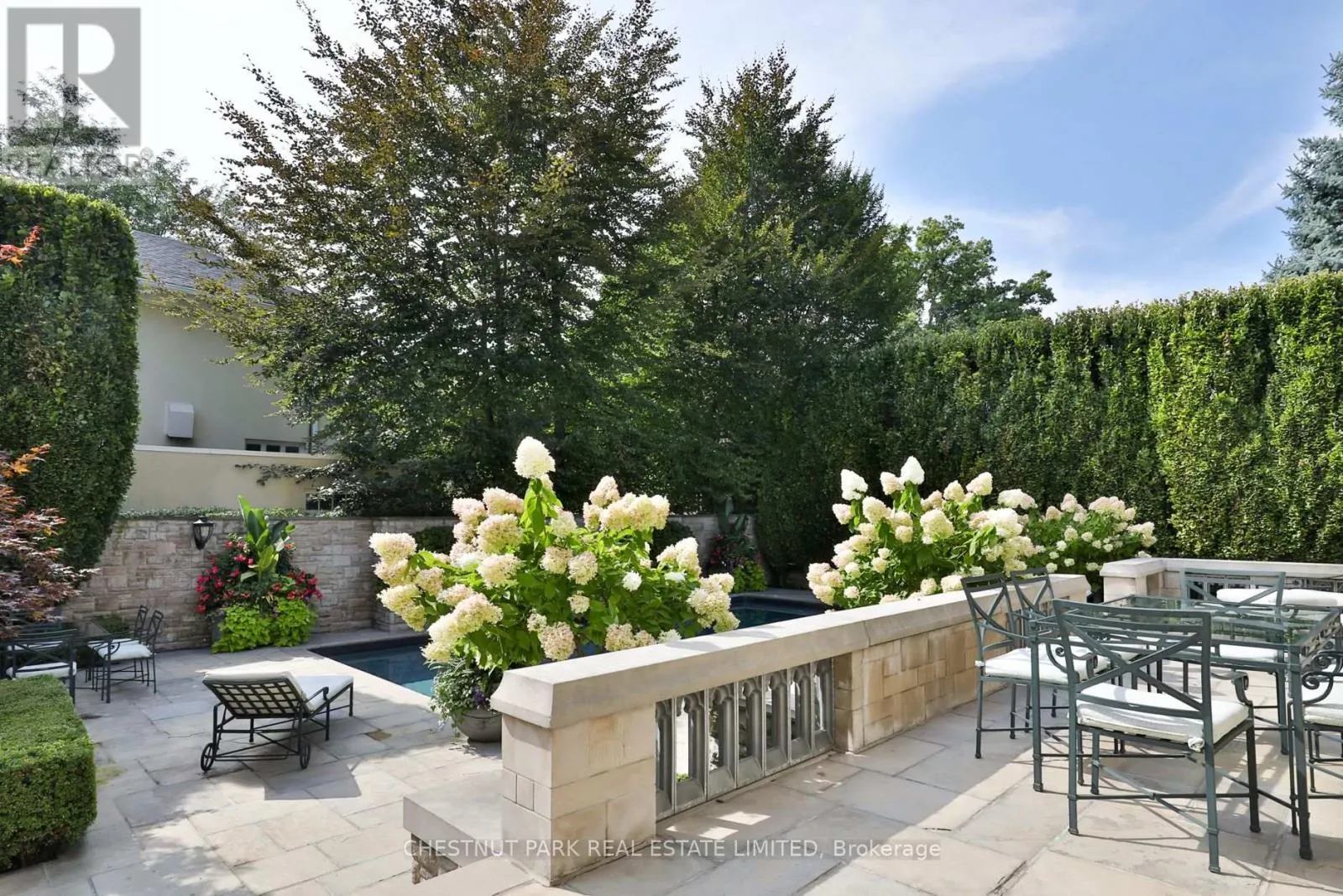 170 ROXBOROUGH DRIVE