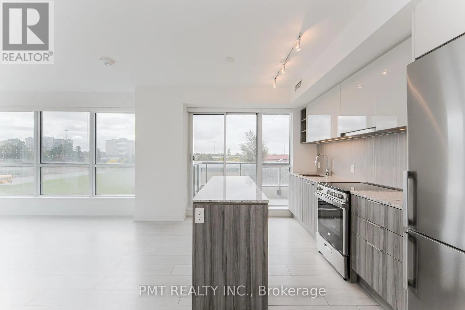 301 - 31 TIPPETT ROAD