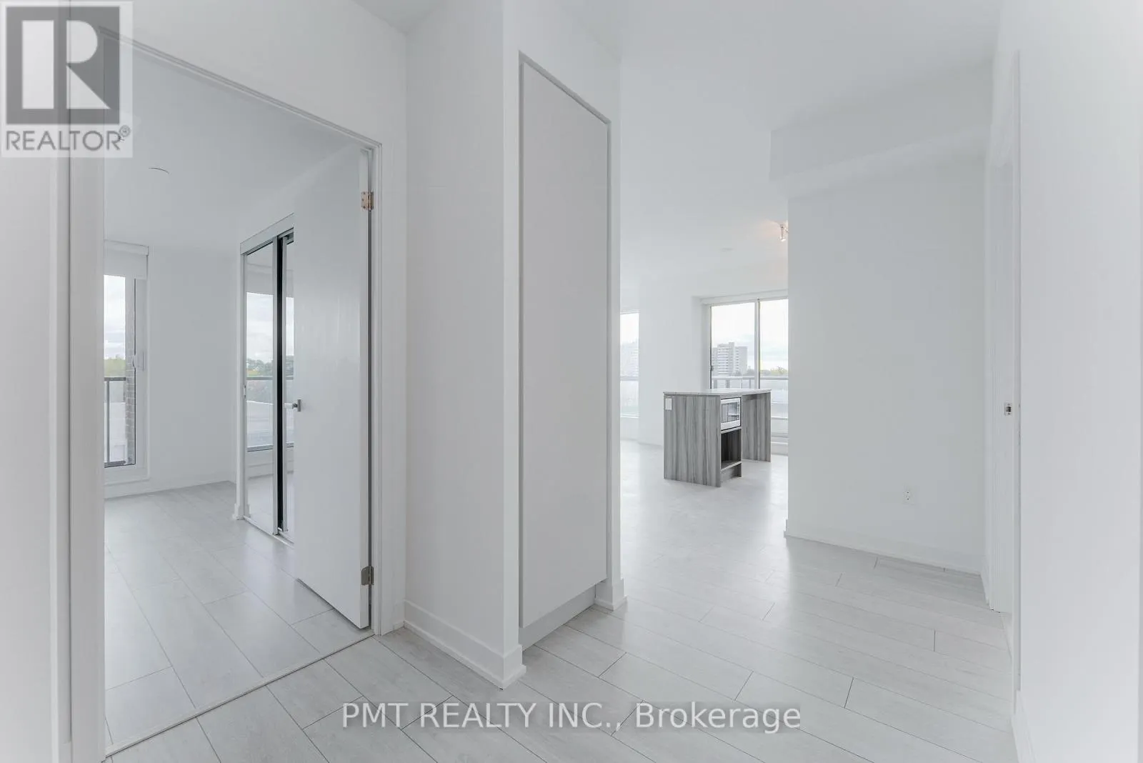 301 - 31 TIPPETT ROAD
