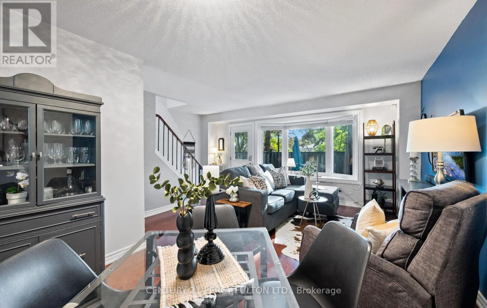 111 - 57 GOLDEN APPLEWAY
