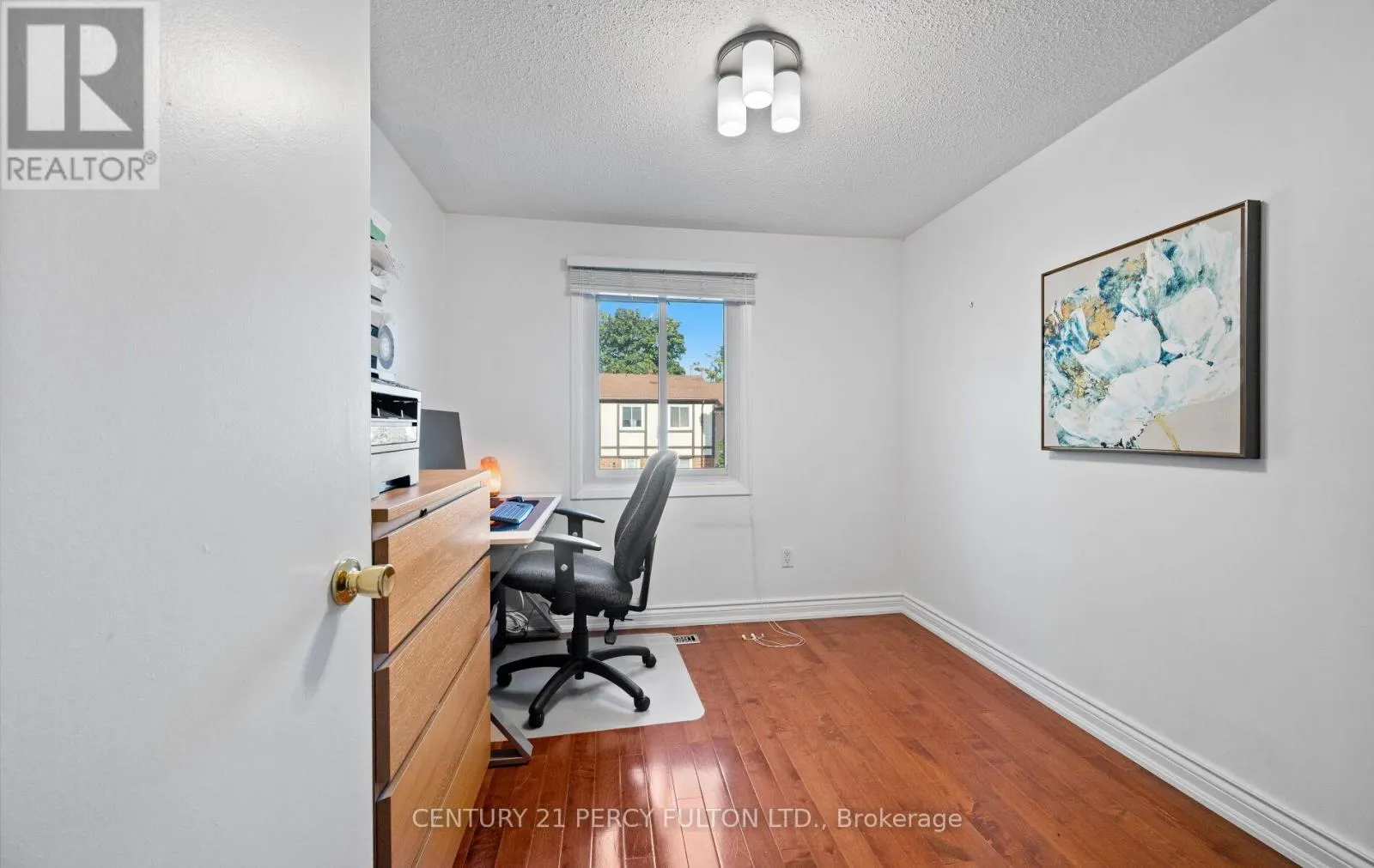 111 - 57 GOLDEN APPLEWAY