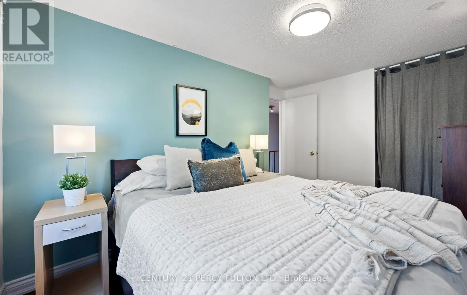 111 - 57 GOLDEN APPLEWAY