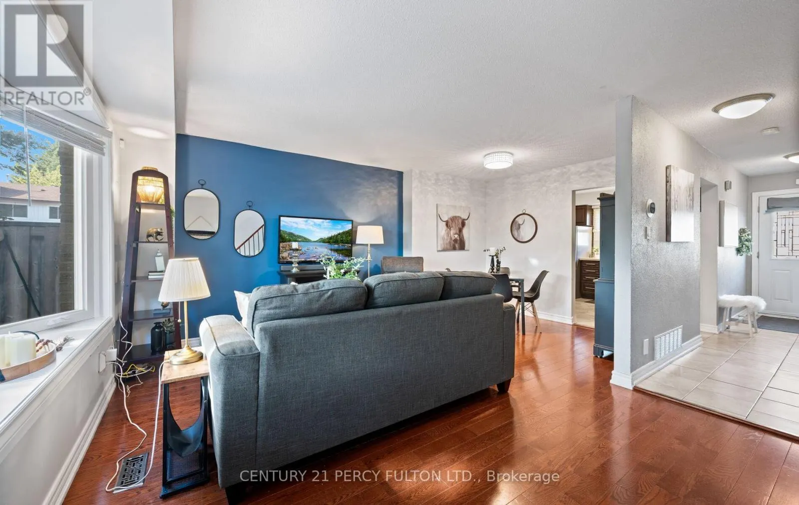 111 - 57 GOLDEN APPLEWAY