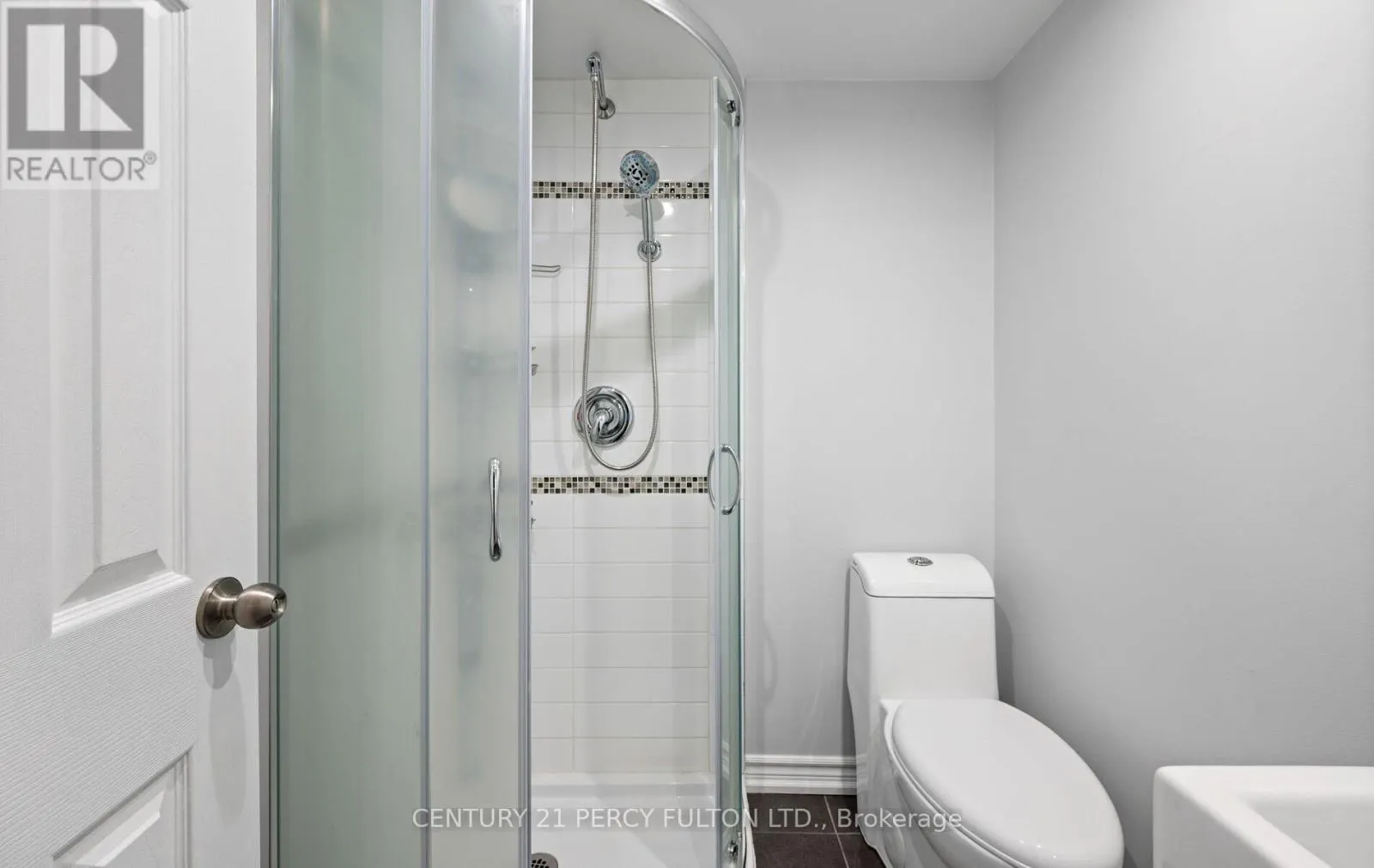 111 - 57 GOLDEN APPLEWAY