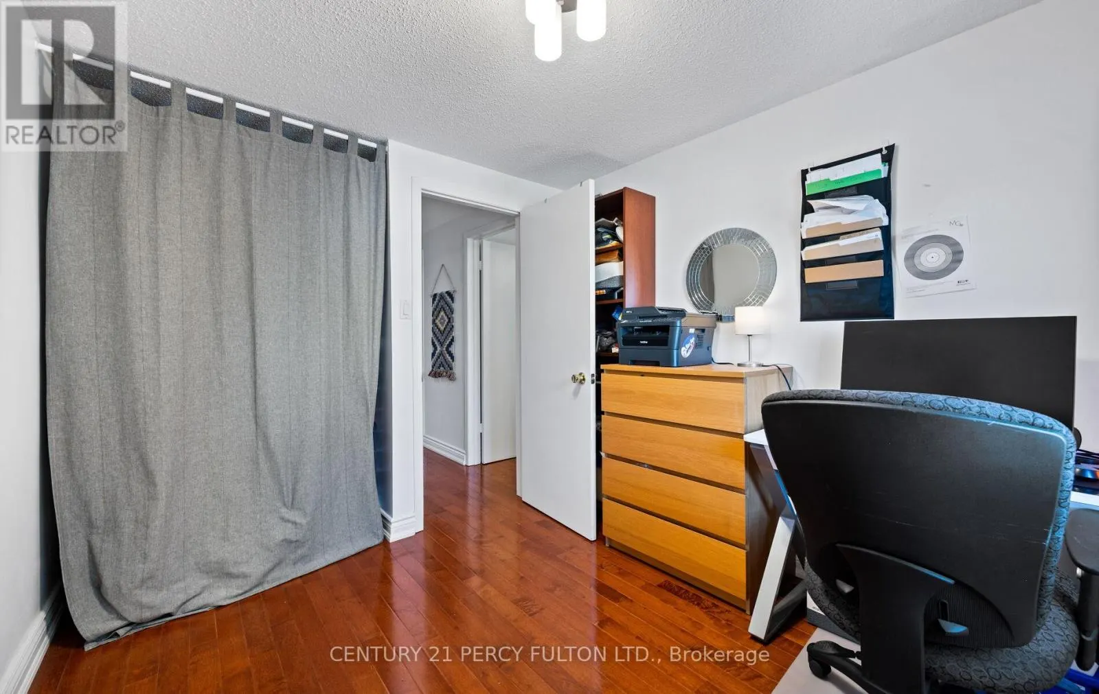 111 - 57 GOLDEN APPLEWAY